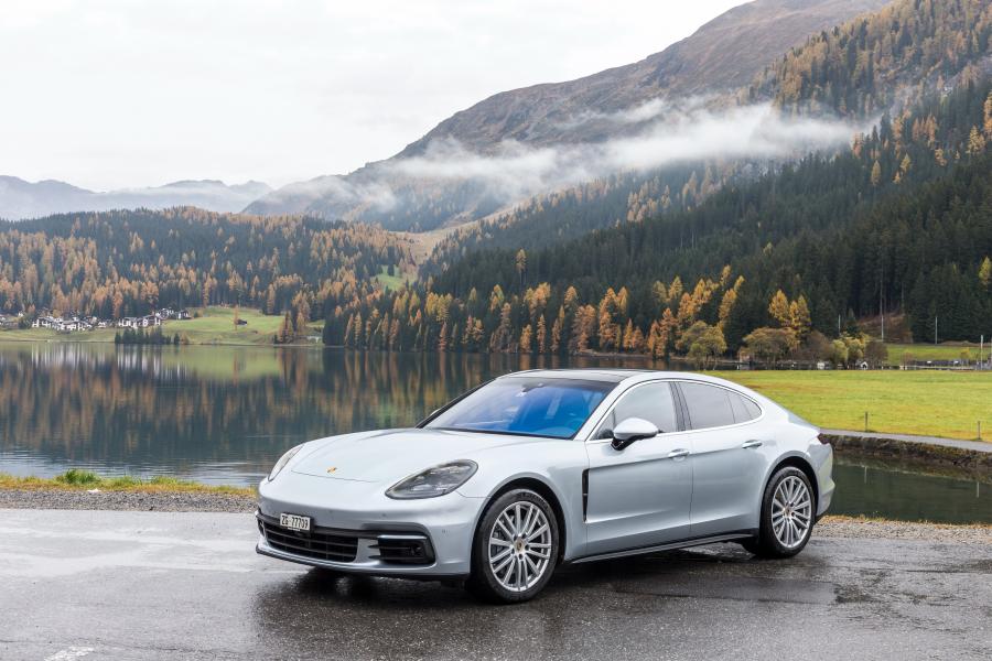  Porsche Panamera 4S 2016 года  (фото 37 из 65)